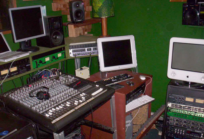 Admin_thumb_inside-studio