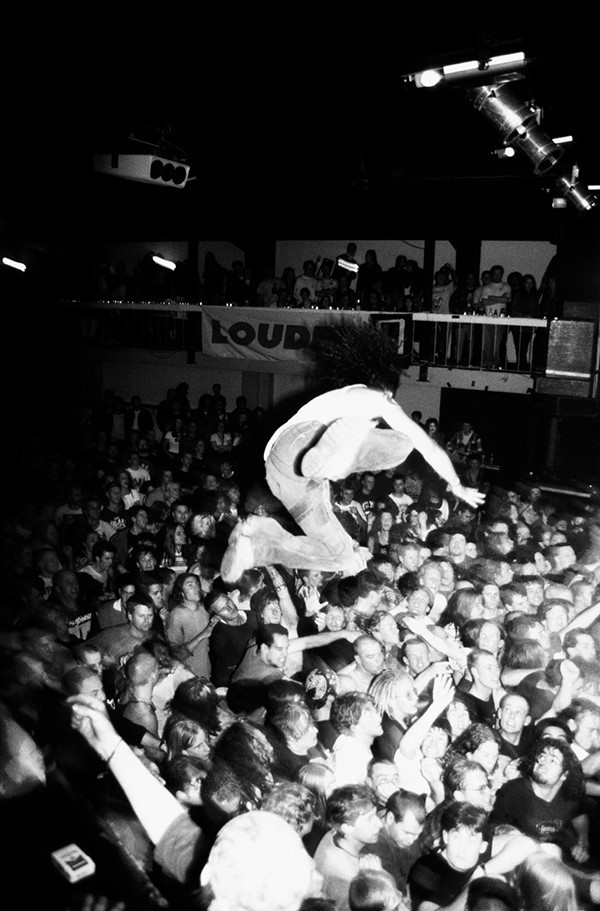 Admin_thumb_crowd_diver_-_powerstation_-_auckland_-_circa_1996