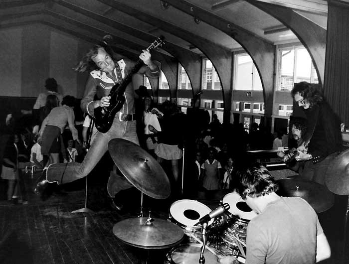 Admin_thumb_beech-radio-avon-concert-aranui-high-school-1974