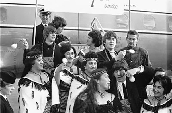 Admin_thumb_beatles-on-plane-steps